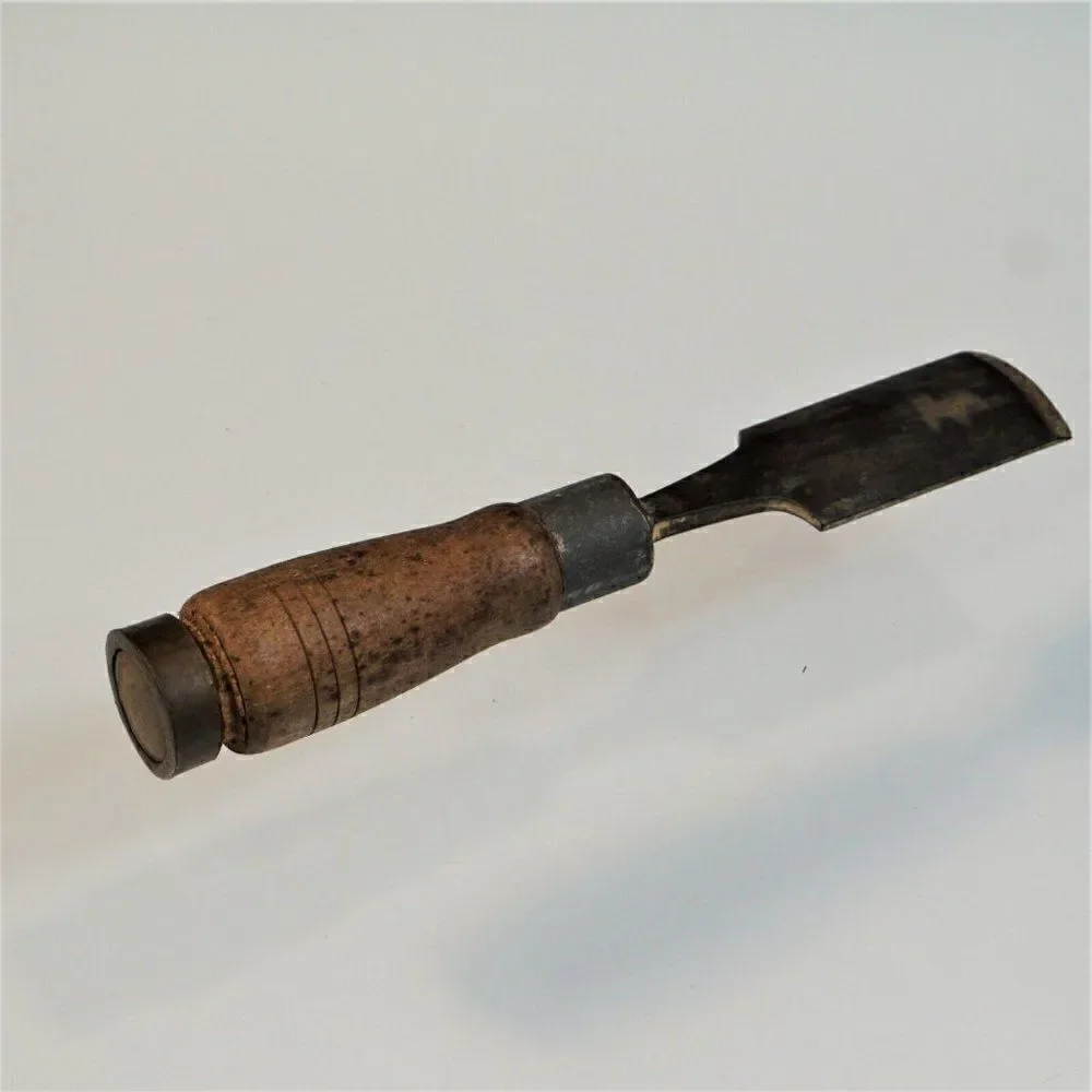 Vintage Antique Chisel Thomas Ibbotson Cast Steel Woodworking Tool